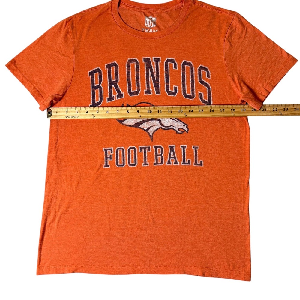 Denver Broncos T Shirt Mens M Orange NFL Team Apparel‎  Football Distressed - Picture 5 of 7